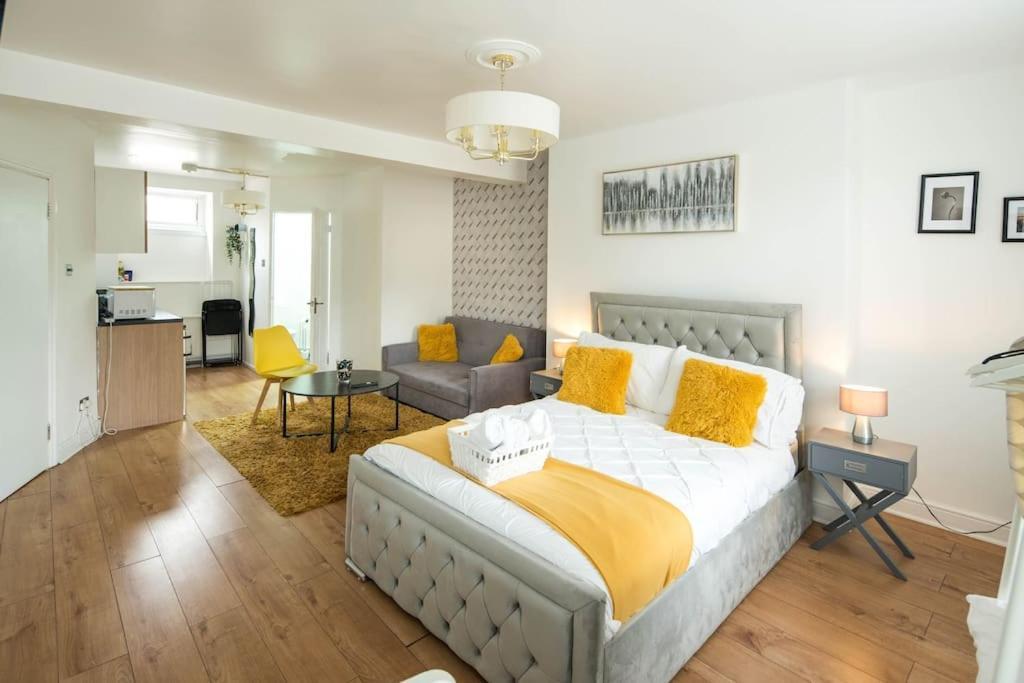 Spacious Studio For Up To 4! Sofa Bed 伦敦 外观 照片